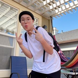 Meet your Posher, Elly